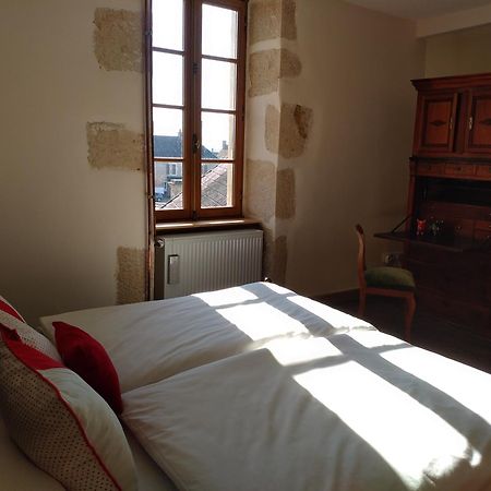Cercy-la-Tour Chez Casimir B&B 객실 사진